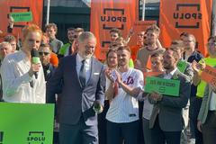 Herečka Iva Pazderková a premiér Petr Fiala poprvé spolu na jednom pódiu