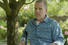 "Je mu 81 let. Je unavený jak ho*no, zestárl nám před očima," řekl Hunter Biden, syn Joea Bidena