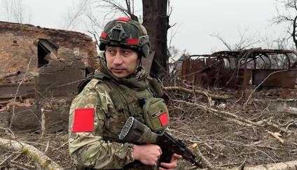 "Bude to smrtelně nebezpečné pro Rusko, když budeme dál bojovat," řekl ruský bloger Kalašnikov