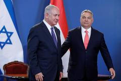 Benjamin Netanjahu a Viktor Orbán, červenec 2017