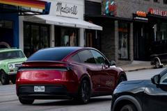 FILE PHOTO: Tesla has not yet applied for robotaxi permits in California, state regulators say