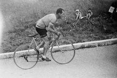 Gino Bartali na trati Gira d'Italia v roce 1952
