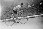 Gino Bartali na trati Gira d'Italia v roce 1952