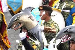 Francie, Paříž, vojenská přehlídka, den Bastily, Macron