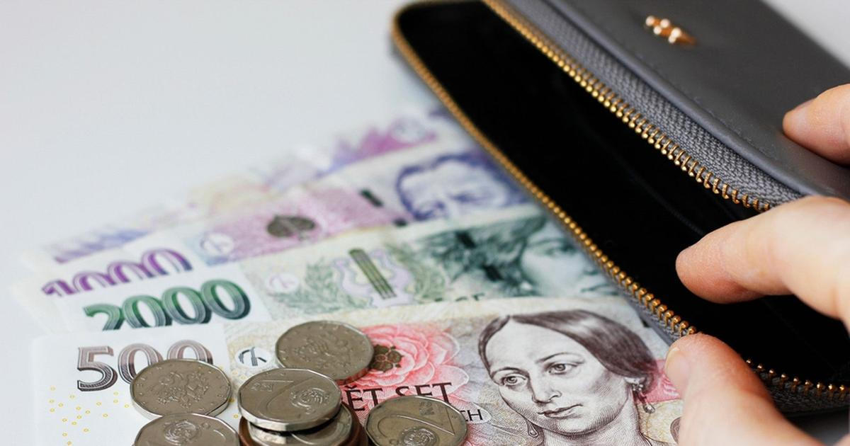 Lidé nakoupili státní dluhopisy za za více než 70 mili