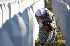 Srbsko, Srebrenica, genocida, výročí, hrob