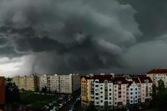 Jiří Kouřil lovec bouří bouřka mraky oblak