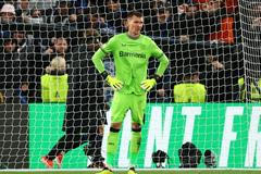 Překonaný Matěj Kovář ve finále EL Atalanta Bergamo - Bayer Leverkusen.