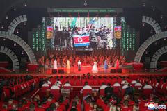 Severokorejský vůdce Kim Čong-un zakryl vlajkou rakve s padlými vojáky na Ukrajině