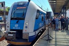 Vesmírný vlak české dráhy starlink musk internet starlink