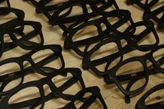 Brýle z kávového lógru vznikají na Ukraině