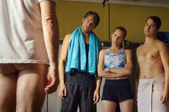 Do romantiky má daleko. Film Přes prsty je oslavou mužské nadřazenosti