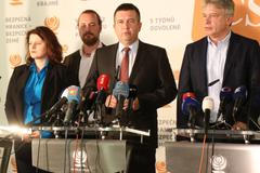 Předseda ČSSD Jan Hamáček oznamuje rozhodnutí předsednictva strany po jednání 15. července 2019