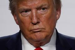 Donald Trump na tiskové konferenci v Biarritzu.