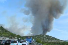 Lesní požár u chorvatského letoviska Šibenik