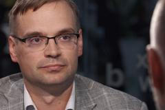 Expert: Stát nefunguje, šikanuje nás, dává miliardy na dotace a důchody, pak z toho těží lobbisti