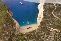 Jónské ostrovy z výšky: Poznejte Odysseovo království a nádhernou pláž s vrakem