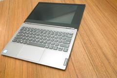 Thinkbook ztratil červený čepeček, našel větší baterii a vyzývá na souboj i Macbooky