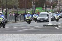 Francouzi se v loučí se zesnulým Jacquesem Chirakem