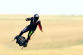 Francouz Franky Zapata se pokusí na vznášedle zvaném flyboard přeletět kanál La Manche