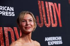 Zamilovala jsem se, cítila jsem se jako šmírák, přiznává Renée o práci na filmu Judy