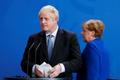 Boris Johnson s Angelou Merkelovou