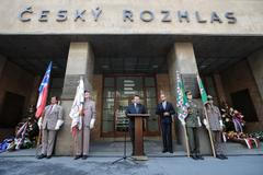 Pietní akce u Českého rozhlasu připomínající 21. srpna 1968