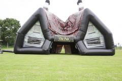 S nafukovací hospodou obráží Británii. Rezervace má až do roku 2020