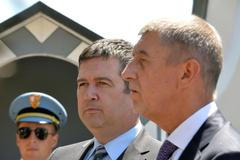 Jan Hamáček a Andrej Babiš po schůzce v Lánech