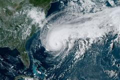 Satelitní snímek hurikánu Humberto na Bahamách