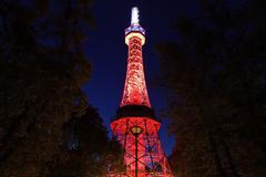 Rozsvícený petřín