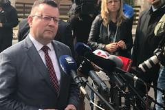 Staněk: Nemůžu pověsit klíčky a opustit rezort, mám odpovědnost, demisi myslím vážně