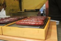 klobása, klobásy, stánek, trh, trhy, prodejce, praha