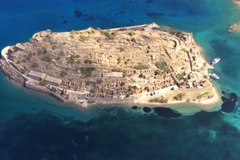 Z Kréty na Rhodos: Letadlo zakrouží nad ostrovem, kam sváželi lidi s leprou