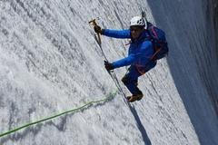 Francouzský poslanec Eric Woerth a jeho virální fotka z Alp.