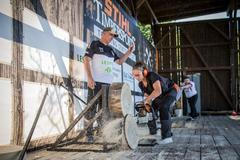 Eva Samková, dřevorubecký sport. stock saw