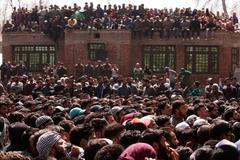 Pohřeb jedné z obětí přestřelky v Kašmíru