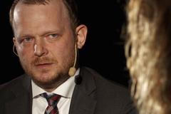 Nejbizarnější dezinformace? Prostitutky Merkelové a zombie na Ukrajině, říká Kalenský