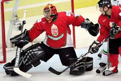 Maďarský hokejový brankář Levente Szuper na MS 2009