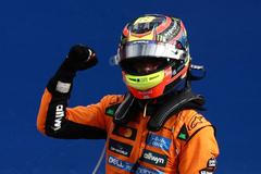 Oscar Piastri z McLarenu slaví triumf ve VC Nizozemska F1 2025