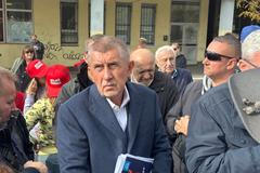 Nevím, proč bych nemohl chodit do kostela, ohradil se proti dotazu Babiš