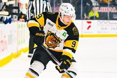 Adam Benák v dresu týmu Brantford Bulldogs