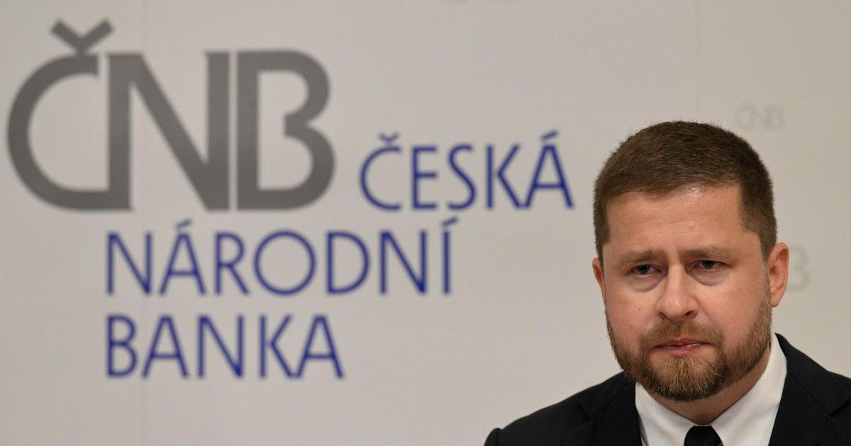 ČNB se letos bude snažit držet úroky nad očekávanou dvouprocentní inflací