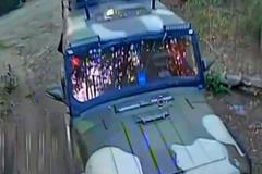 Ukrajinští vojáci pokračují v útocích pomocí FPV dronů s pohledem z první osoby