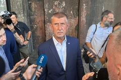 Předseda hnutí ANO Andrej Babiš v Dolních Vítkovicích, kde ve čtvrtek čelil ostrým dotazům novinářů.