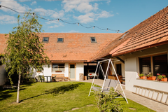 Přibice, Austrálie, příběh, rekonstrukce, statek, bydlení, hotel, manželé