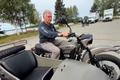 Na summitu na Aljašce daroval Putin muži motocykl Ural