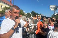 Andrej Babiš mezi voliči v Bystřici pod Hostýnem v srpnu 2025