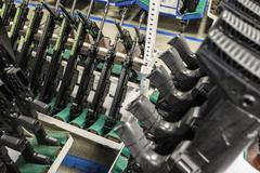 Česká zbrojovka Uherský Brod, práce, nezaměstanost, průmysl, zbraň, zbraně, pistole, samopal, puška