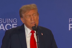 „Takhle dělal zuby…“ Forenzní psycholog popsal Trumpovu řeč těla při setkání s Putinem na Aljašce